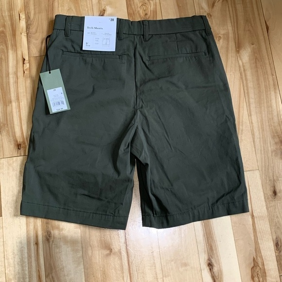 Goodfellow & CO olive green short 28 adjustable waist and stretchy bermuda - Picture 8 of 9